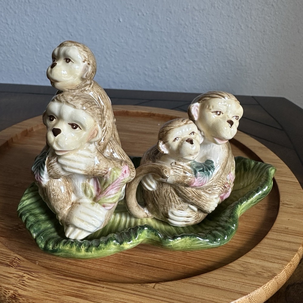 VTG Kaldun & Bogle Family Of Monkey Salt Pepper Shakers w Leaf Tray 3 Items Rare